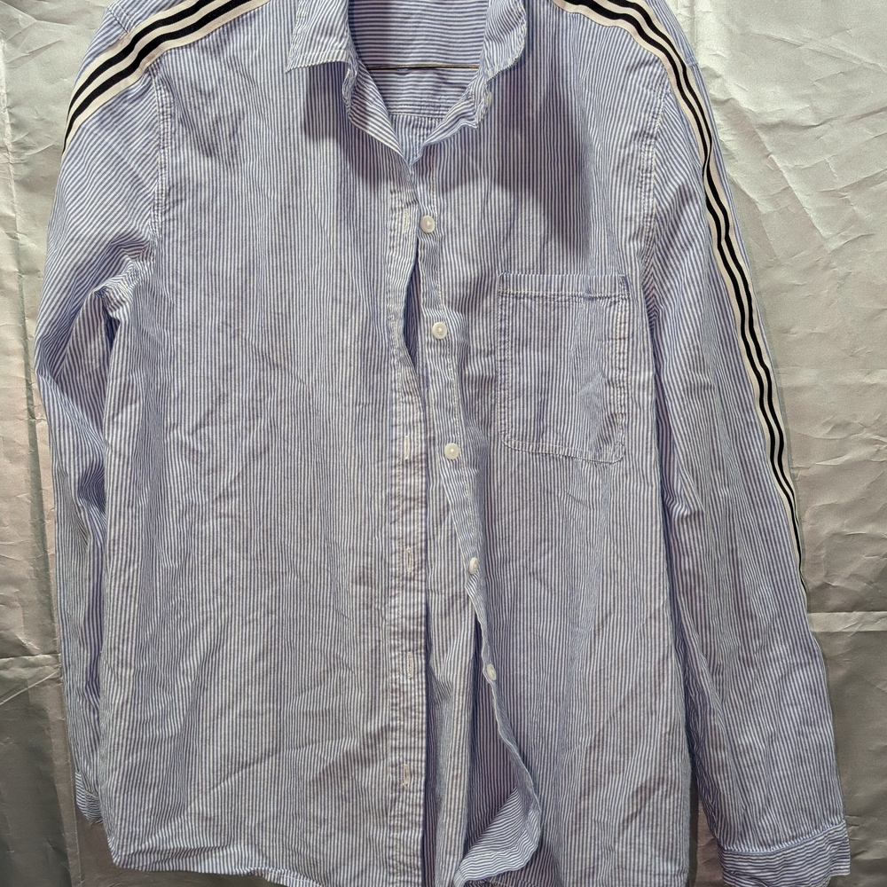beachlunchlounge Men's Blue Shirt with Black Shoulder Stripes